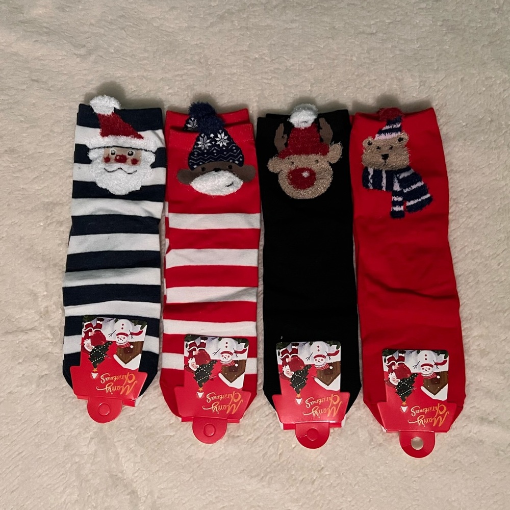 4 Pair of Christmas Socks